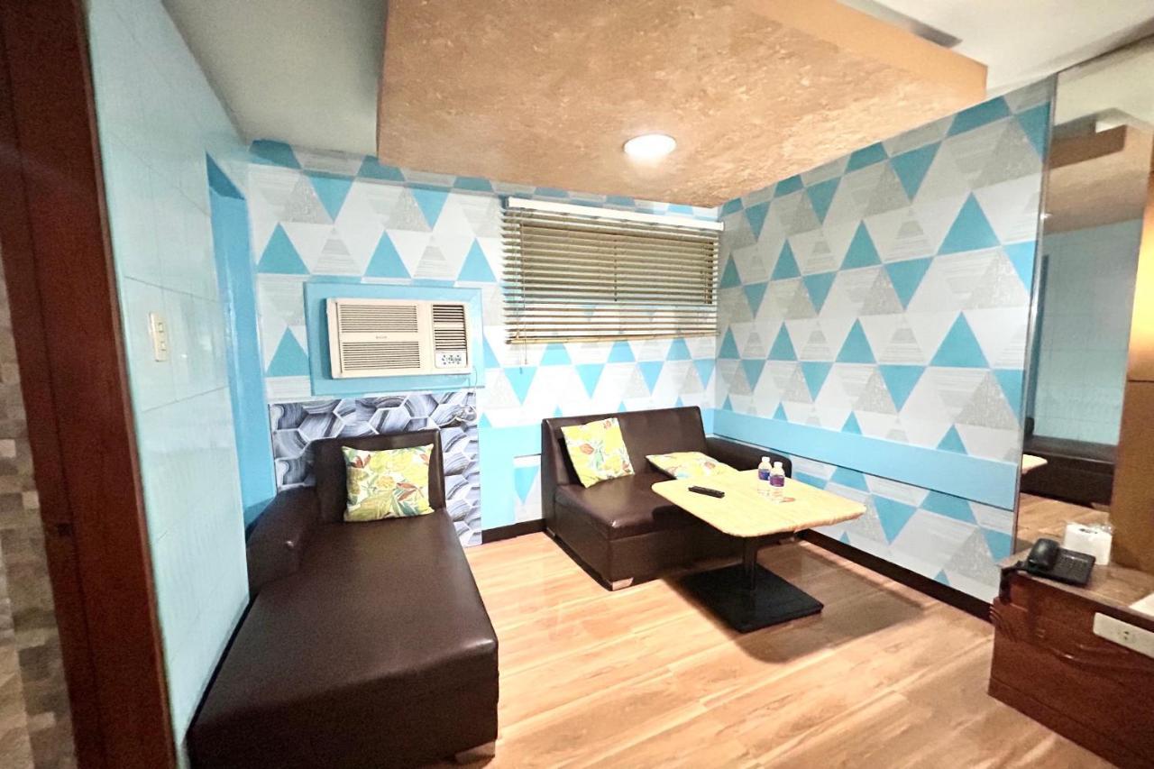 Oyo 971 Liza Lodge Pasay Exterior photo